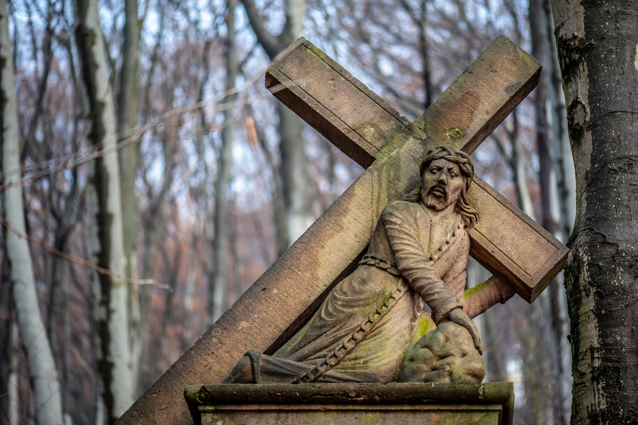 TWELVE STATIONS OF THE CROSS. ONE SUNDAY MORNING.