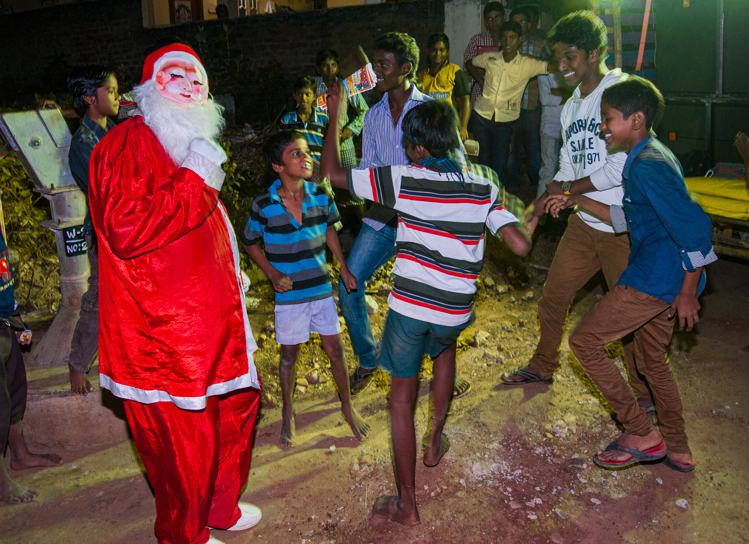 SANTA COMES TO GUDUR