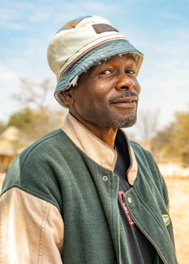 Farmer visit to Malunga in the Matabeleland South province in southwestern Zimbabwe.
Crop Trust BOLD Project visit to Zimbabwe from 9-13 September to review WP4 projects (Safety Duplication at Svalbard Global Seed Vault) with the Lupane State University, Community Technology Development Trust and Genetic Resources and Biotechnology Institute.
Photo: Michael Major for Crop Trust
