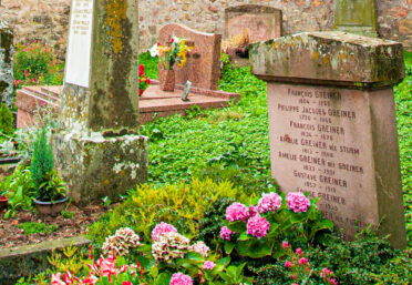 Saint-Jacques-le-Majeur of Hunawihr is one of the most iconic churches of Alsace, France. Greiner is a German surname, however Jacques and Philippe are more French.