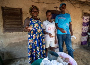 Akpene KPOGLI making ablo using sorghum in the village of Atti-apédokoè. Improving Agricultural Resilience to Salinity through Development and Promotion of Pro-poor Technologies (RESADE). Visit to Togo, 23-25 August 2023. Photos: MIchael Major for ICBA