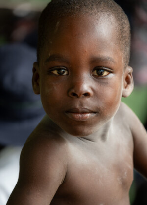 Meeting of RESADE beneficiaries at village of Kéké-kopé, Togo. Improving Agricultural Resilience to Salinity through Development and Promotion of Pro-poor Technologies (RESADE). Visit to Togo, 23-25 August 2023. Photos: MIchael Major for ICBA