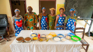 Members of the Rise and Shine Multipurpose Cooperative in Grand Bassa, Liberia demonstrate how they make a cake from cowpea flour after receiving training from the RESADE Project on how to add value to crops.
Photo taken during a visit to Bassa County, Liberia from 4-5 September 2023 to document success stories under a project “Improving Agricultural Resilience to Salinity through Development and Promotion of Pro-poor Technologies (RESADE)” implemented by the International Center for Biosaline Agriculture (ICBA) and funded by the International Fund for Agricultural Development (IFAD) and the Arab Bank for Economic Development in Africa (BADEA).
More information about the project can be found at: resade.biosaline.org/
Photo credit: Michael Major for ICBA