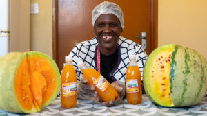 Masego Ramolaise, a farmer in a village near Lentsweletau in southern Botswana, showing off her letrose juice.
Photo taken during a visit to Botswana from 18-20 October 2023 to document success stories under a project “Improving Agricultural Resilience to Salinity through Development and Promotion of Pro-poor Technologies (RESADE)” implemented by the International Center for Biosaline Agriculture (ICBA) and funded by the International Fund for Agricultural Development (IFAD) and the Arab Bank for Economic Development in Africa (BADEA).
More information about the project can be found at: resade.biosaline.org/
Photo credit: Michael Major for ICBA