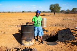 Mrs Rebaone Seabelo of Kweneng District of southern Botswana showing her improvised biochar unit.
Photo taken during a visit to Botswana from 18-20 October 2023 to document success stories under a project “Improving Agricultural Resilience to Salinity through Development and Promotion of Pro-poor Technologies (RESADE)” implemented by the International Center for Biosaline Agriculture (ICBA) and funded by the International Fund for Agricultural Development (IFAD) and the Arab Bank for Economic Development in Africa (BADEA).
More information about the project can be found at: resade.biosaline.org/
Photo credit: Michael Major for ICBA