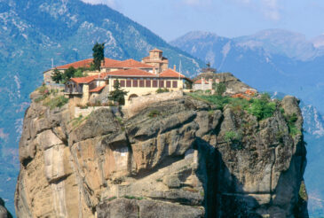 Meteora is a collection of monasteries in the centre of mainland Greece. In a region of almost inaccessible sandstone peaks, monks settled on these “heavenly columns” from the 11th century onwards. Twenty-four of these monasteries were built, despite incredible difficulties, at the time of the great revival of the hermitic ideal in the 15th century.