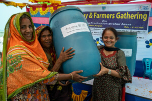 Field Day and Farmers' Gathering on Grasspea Production at Char Areas. Held on 1 March 2023 at Char Bongram, Chilmari, Kurigram, Bangladesh. Conducted by On Farm Research Division, BARI, Alamangar, Rangpur with support by ICARDA. Question session convened by the Crop Trust. Photos: Michael Major for Crop Trust