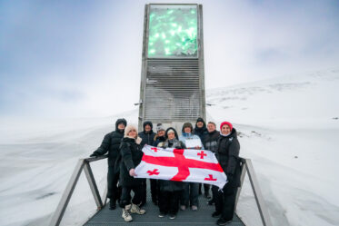 Georgia's Scientific-Research Center of Agriculture made its first-ever deposit into the Svalbard Global Seed Vault, contributing 210 crop varieties. Their visit was supported by the Benefit-sharing Fund (BSF) of the International Treaty.
Deposit ceremony featuring BOLD WP4 partners on 25 February 2025.
BOLD WP4 closing visit to the Svalbard Global Seed Vault, 24-26 February 2025.
Photo: Michael Major for Crop Trust