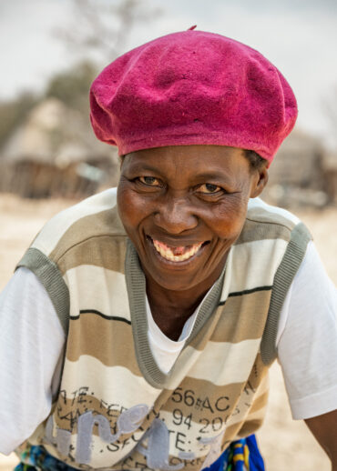 Farmer visit to Malunga in the Matabeleland South province in southwestern Zimbabwe.
Crop Trust BOLD Project visit to Zimbabwe from 9-13 September to review WP4 projects (Safety Duplication at Svalbard Global Seed Vault) with the Lupane State University, Community Technology Development Trust and Genetic Resources and Biotechnology Institute.
Photo: Michael Major for Crop Trust
