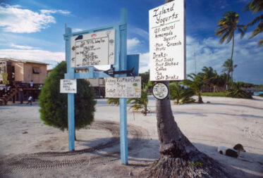 Holiday in Belize from 26 February to 5 May 1990. Travelled to Caye Caulker and did some dives from PADI certificate. Also travelled to Altun Ha on the mainland.