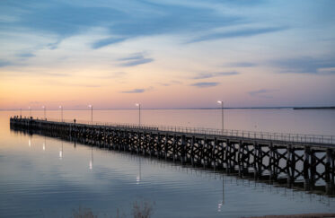 The 300 metre long iconic Streaky Bay jetty was constructed between 1891 and 1896. The jetty is currently State Government owned and is classified as a ‘working jetty’.