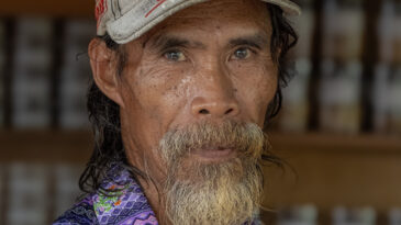 Farmer of the Tumbang Samui community.. BOLD WP4 project “Securing the crop diversity of Dayak communities in Manuhing Raya, Central Borneo Indonesia” funded by the Global Crop Diversity Trust in Indonesia. Photo: Michael Major for Crop Trust