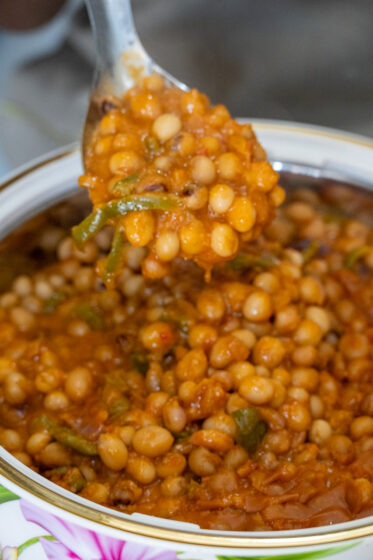 Esther Yoham Majija uses traditional African vegetables in products she makes at her bakery, the Fortlene Bakery, in Babati, Tanzania. A team from BOLDER and World Vegetable Center visited her to see products made with Bambara groundnut.
Photo: Michael Major for Crop Trust