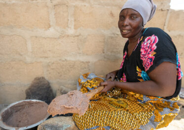 Preparation of sweetpotato leaves in Mwanganjuki, Tanzania.
Photo: Michael Major for Crop Trust